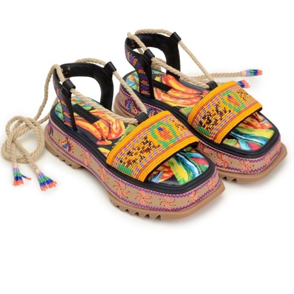 NWT FARM RIO Women’s Beaded Banana Flatform 🍌